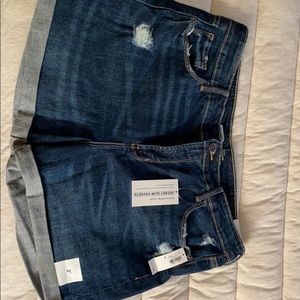 New never worn Old Navy shorts. Size 14!